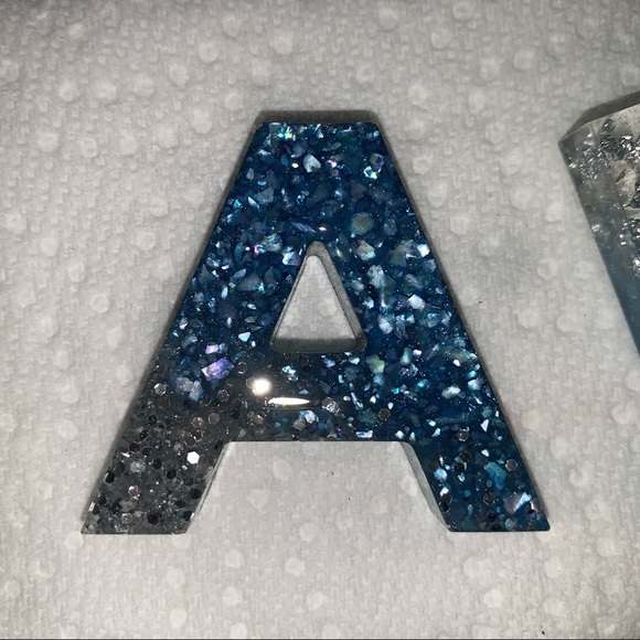 Handmade Resin Name Initials Keychains - Picture 10 of 13